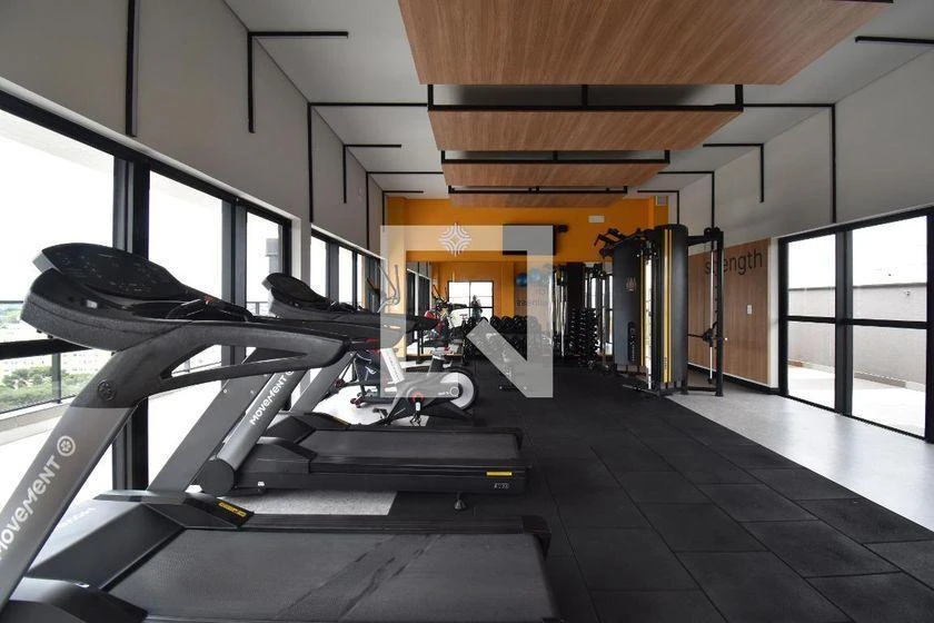 3-bedroom apartment in a building with a gym — photo 8