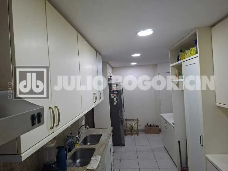Apartment with a closed kitchen, 4 bedrooms and 4 parking — photo 12