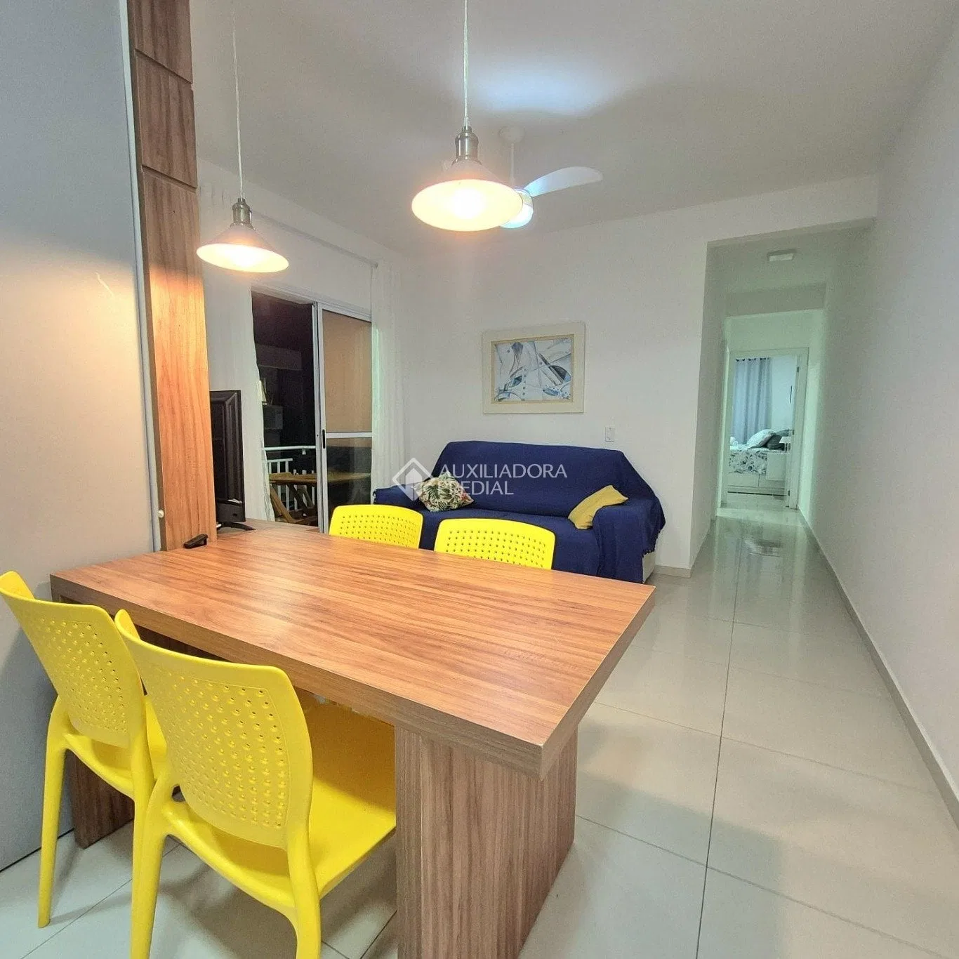 2-bedroom apartment with a washing machine in Florianópolis