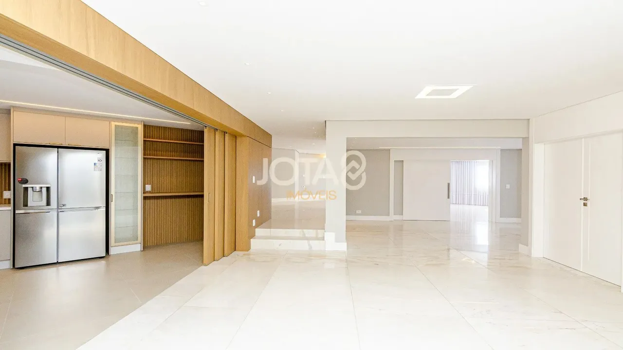 4-bedroom apartment with 607 m² and 4 parking spots