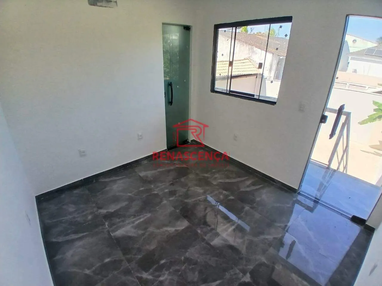 House with 5 bedrooms and 4 bathrooms, separate kitchen — photo 11