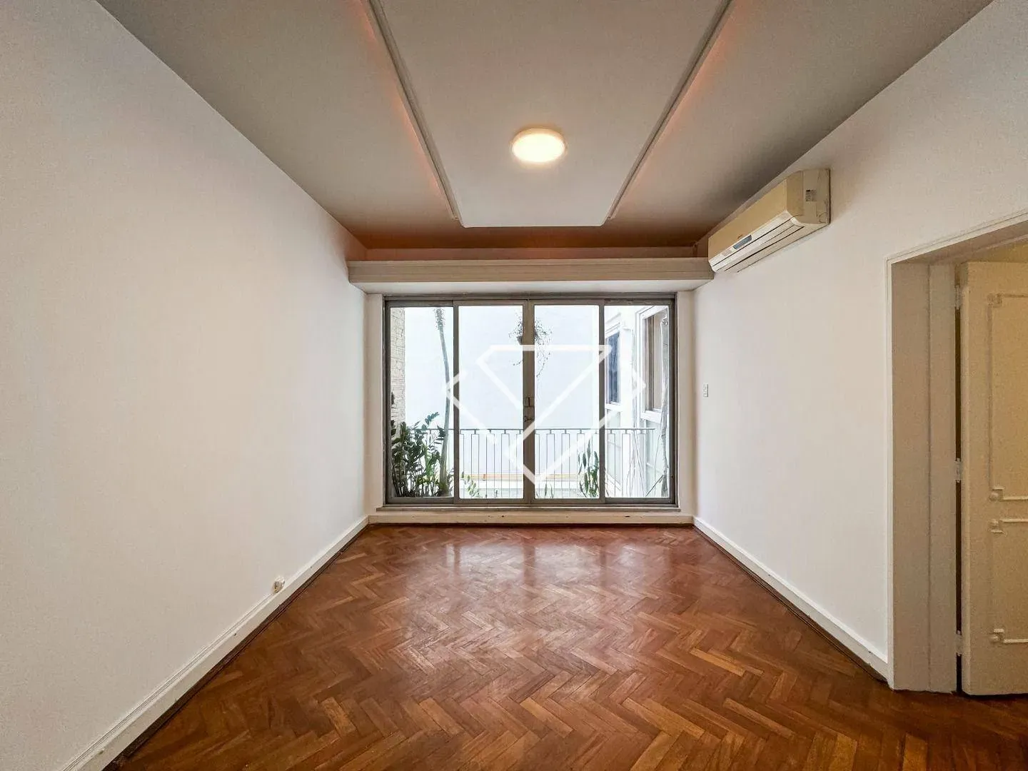 Home office in a 3-bedroom apartment, 189 m² — photo 23