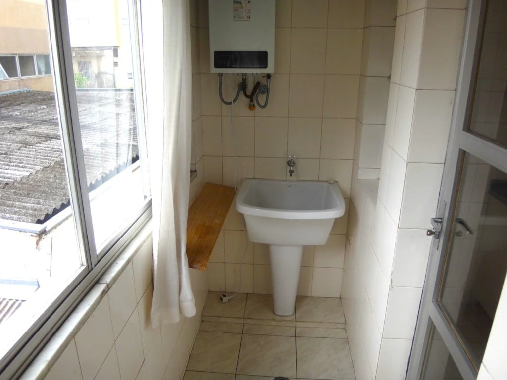 2-bedroom apartment with wood or laminate floors in Curitiba — photo 15