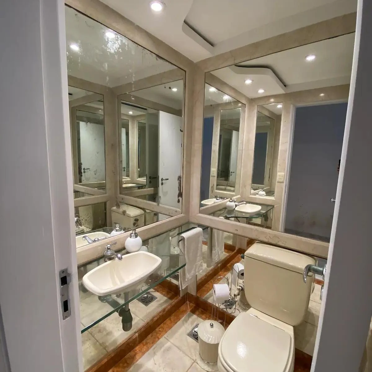 Furnished 144 m² apartment with 4 bedrooms — photo 15