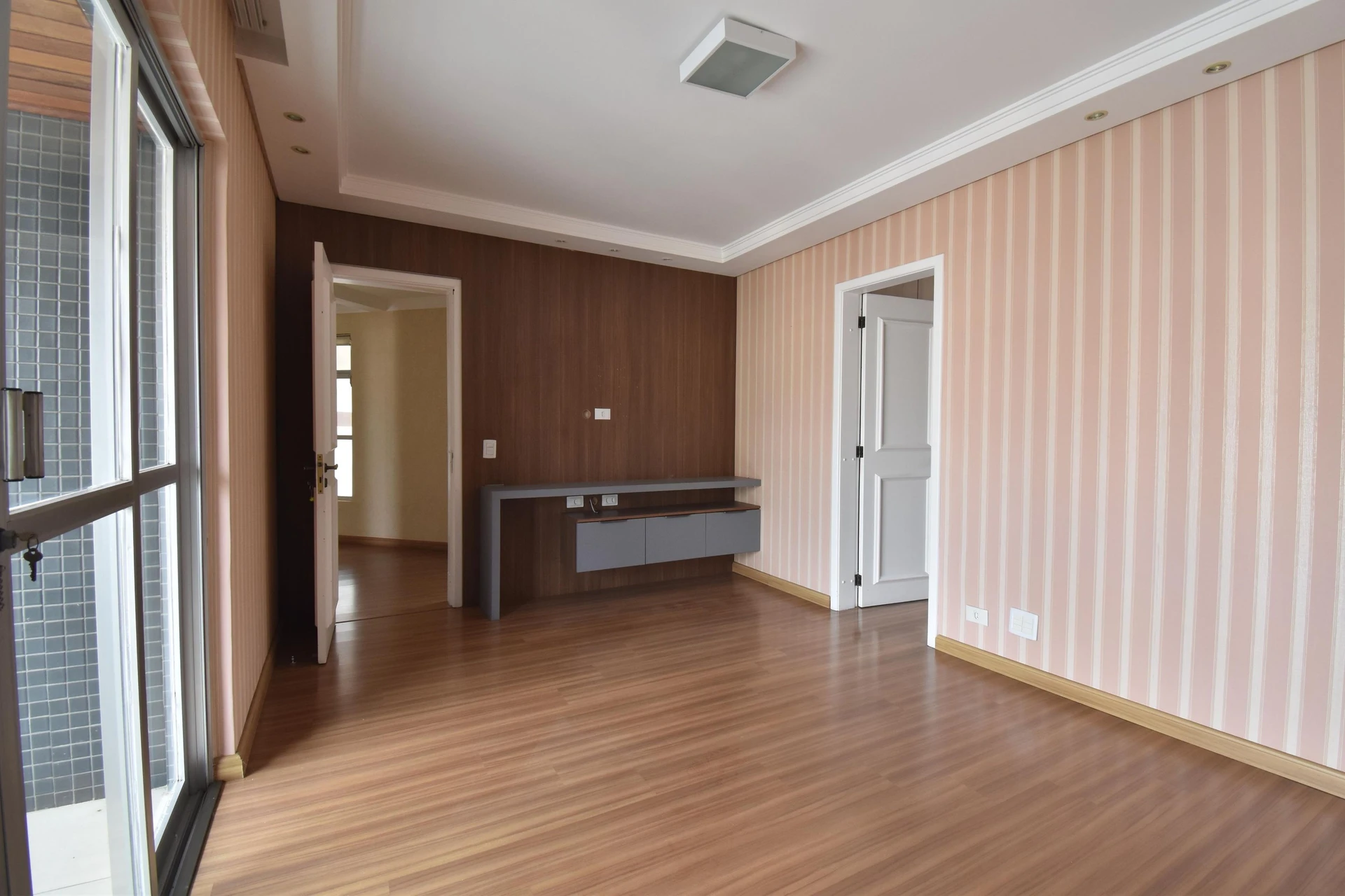 4-bedroom apartment with a jacuzzi — photo 49