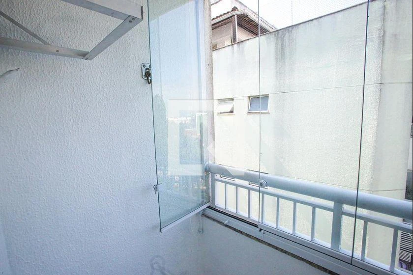 Balcony with a grill in a 3-bedroom apartment, 131 m² — photo 37