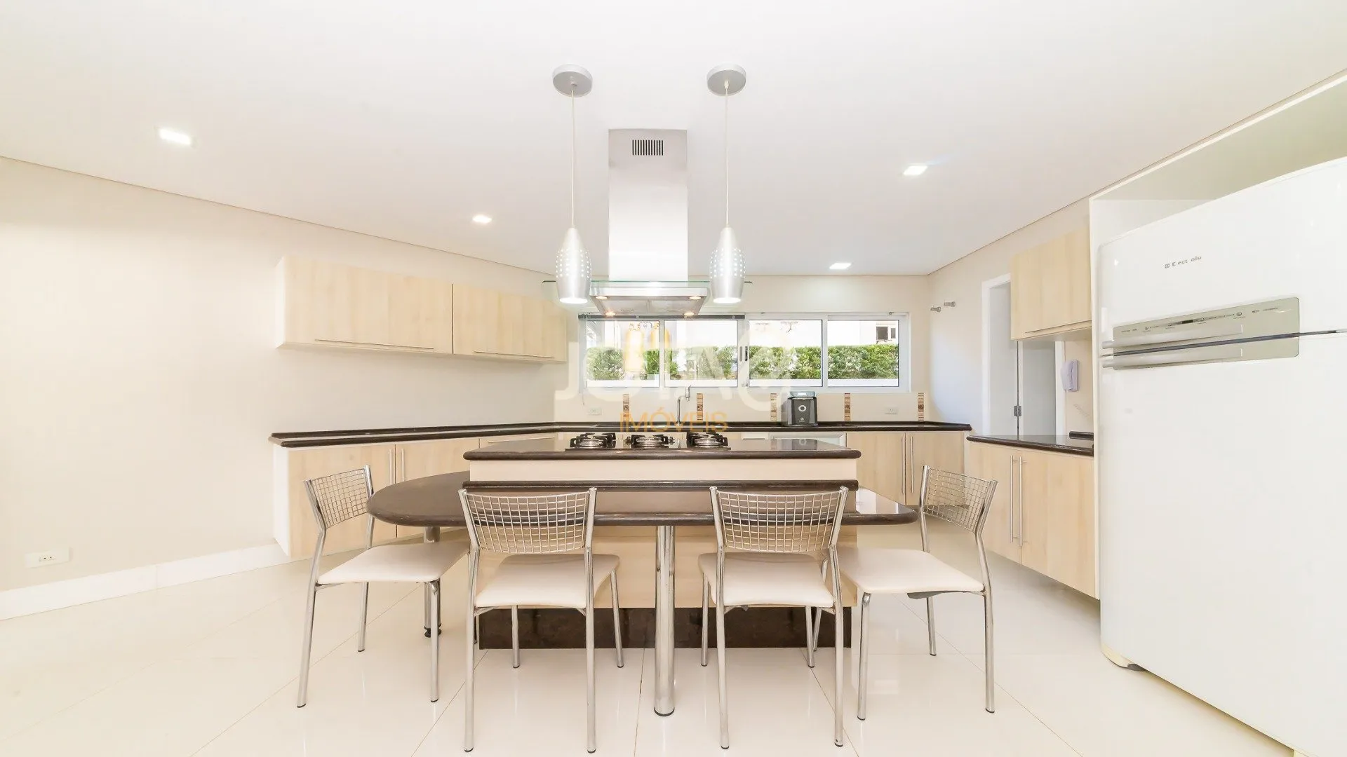 House with 3 bedrooms, 345 m² and 6 parking spaces — photo 13