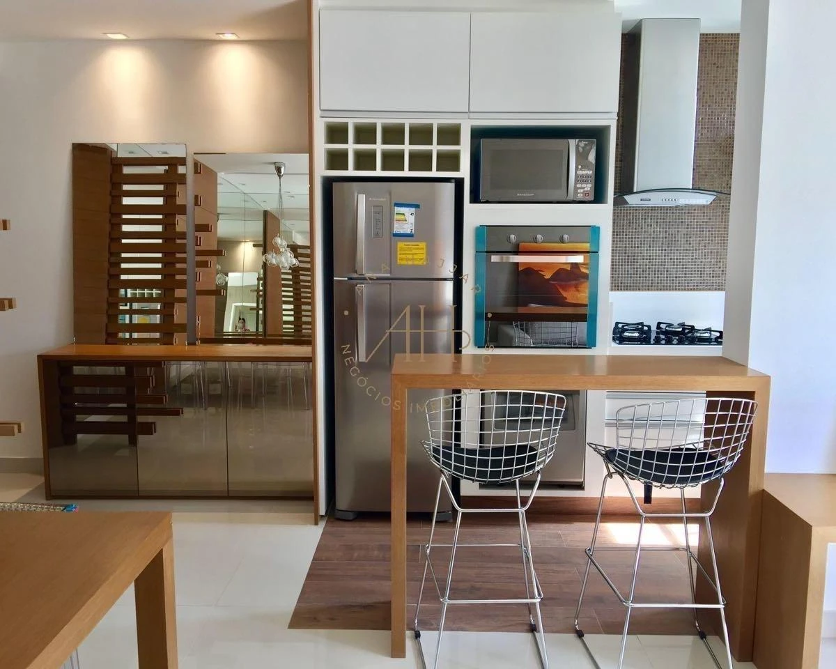 Furnished 2-bedroom apartment with city-view windows — photo 2