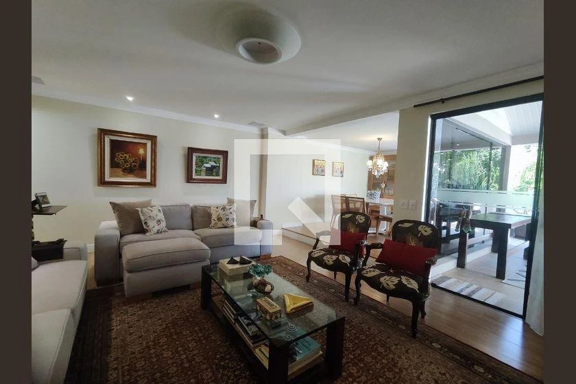 Rental apartment with 4 bedrooms, 360 m² and a balcony — photo 16