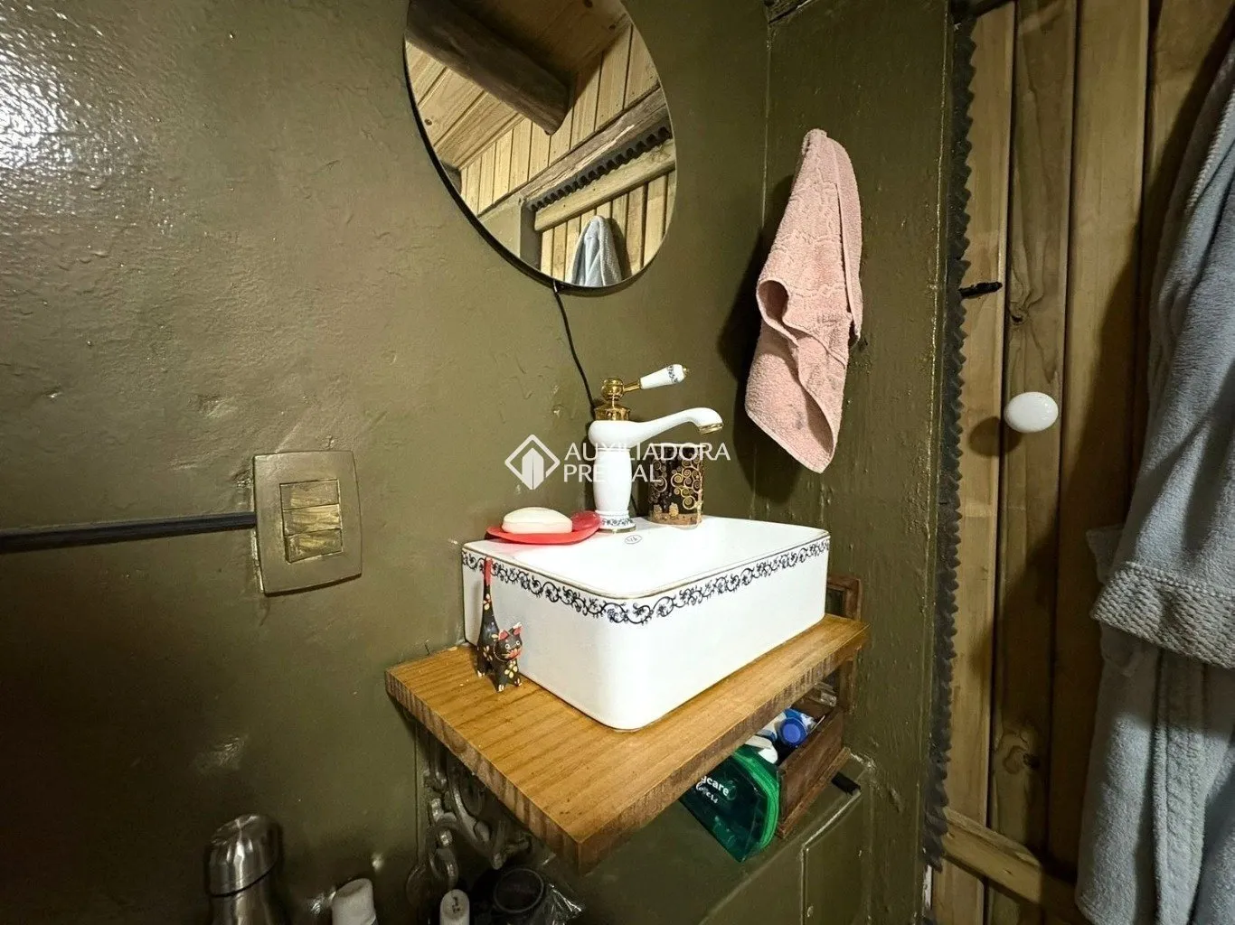 2-bedroom house with a bathtub in Florianópolis — photo 12