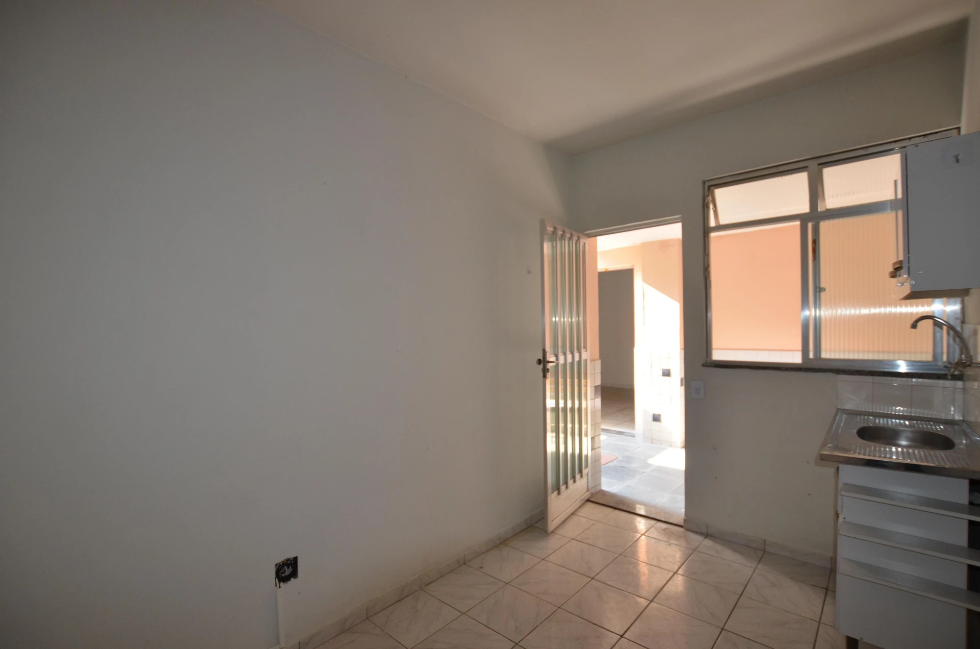 Unfurnished 1-bedroom apartment with 1 bathroom