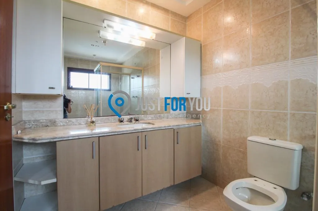 Ванна та 4 спальні: будинок 350 м² — photo 11