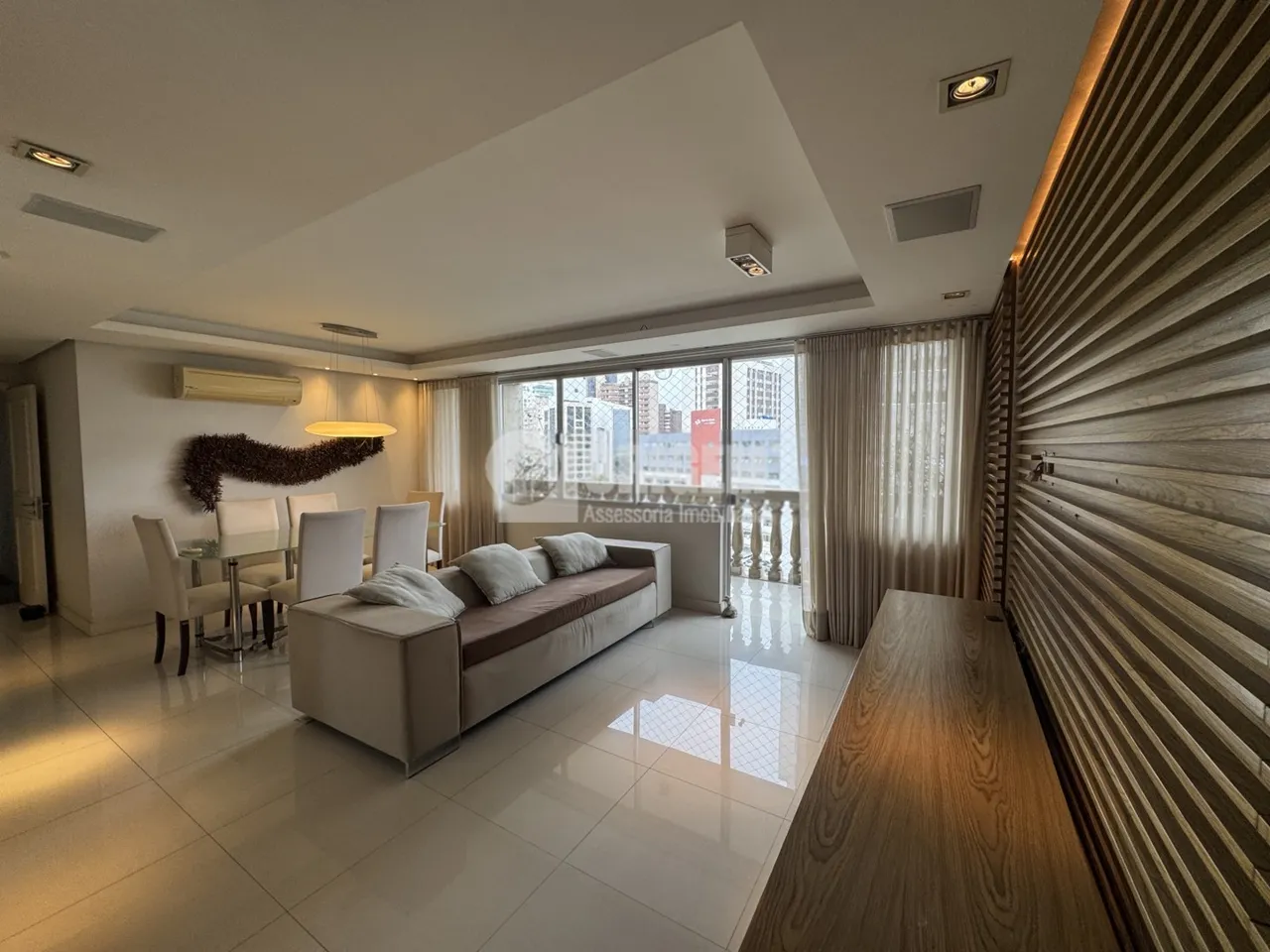 Apartamento de 2 habitaciones con balcón acristalado — photo 2