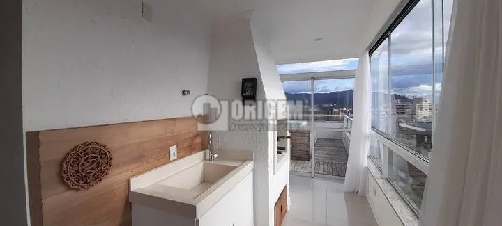 Furnished 3-bedroom apartment with 208 m² and terrace — photo 5