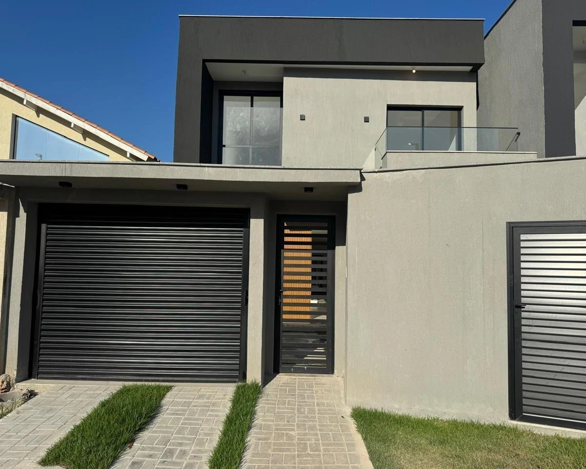 House, 240 m², with a glass-enclosed balcony — photo 32