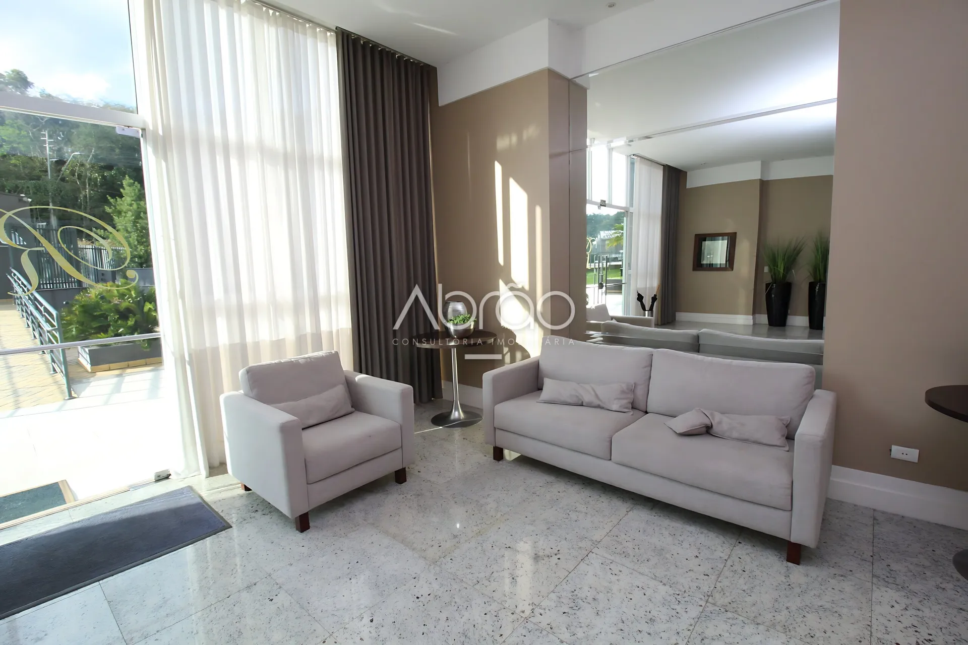 Furnished duplex apartment with 4 suites and 5 baths — photo 35