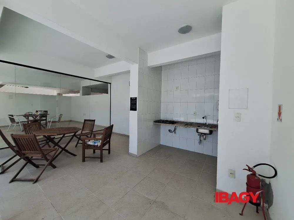 Квартира с 3 спальнями, 102 м², 1 ванная и 2 места — photo 41