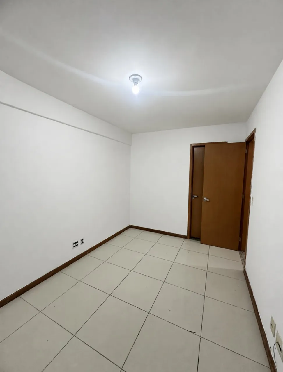 2-bedroom apartment in a building with a gym — photo 3