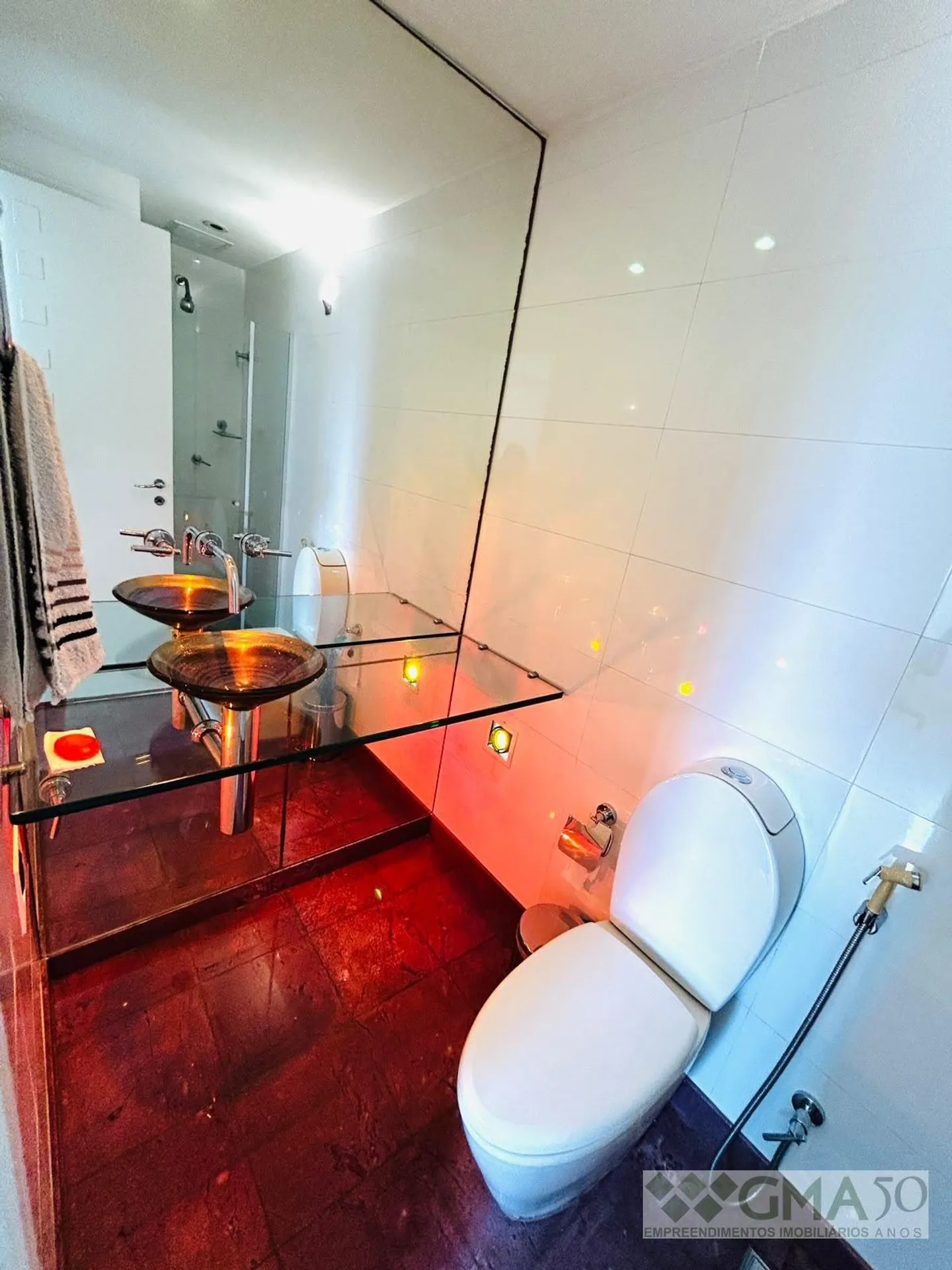 2-bedroom apartment in a building with a sauna — photo 39