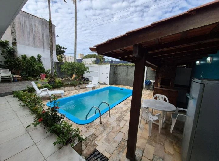 Casa com 4 quartos e churrasqueira embutida na varanda — photo 6