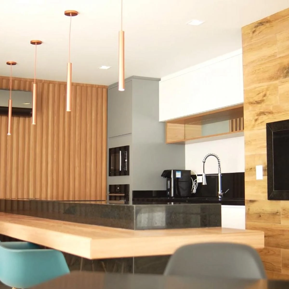 One-bedroom apartment in a building with a gym — photo 9