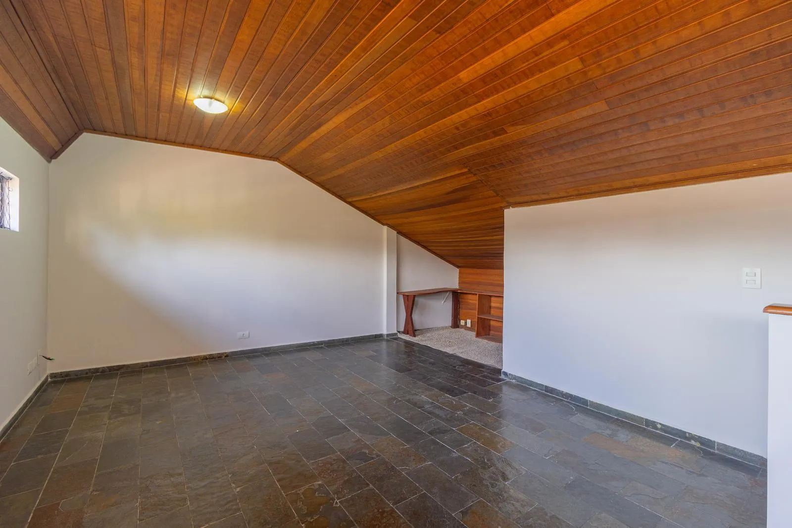 4-bedroom house with 4 bathrooms and 1 parking spot — photo 24