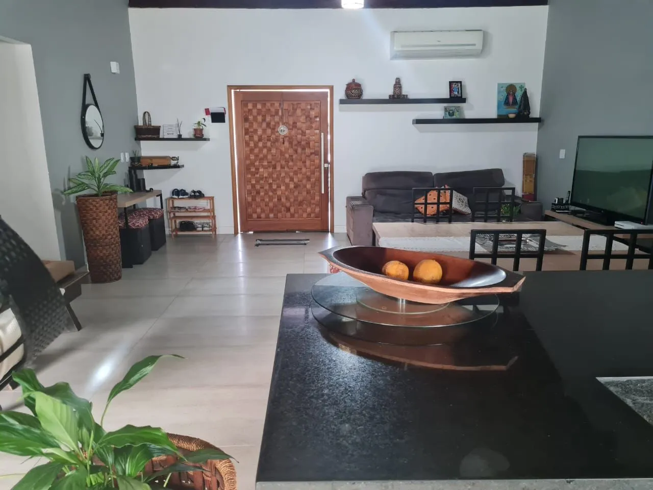 Casa mobiliada com 3 dormitórios e 3 banheiros — photo 2