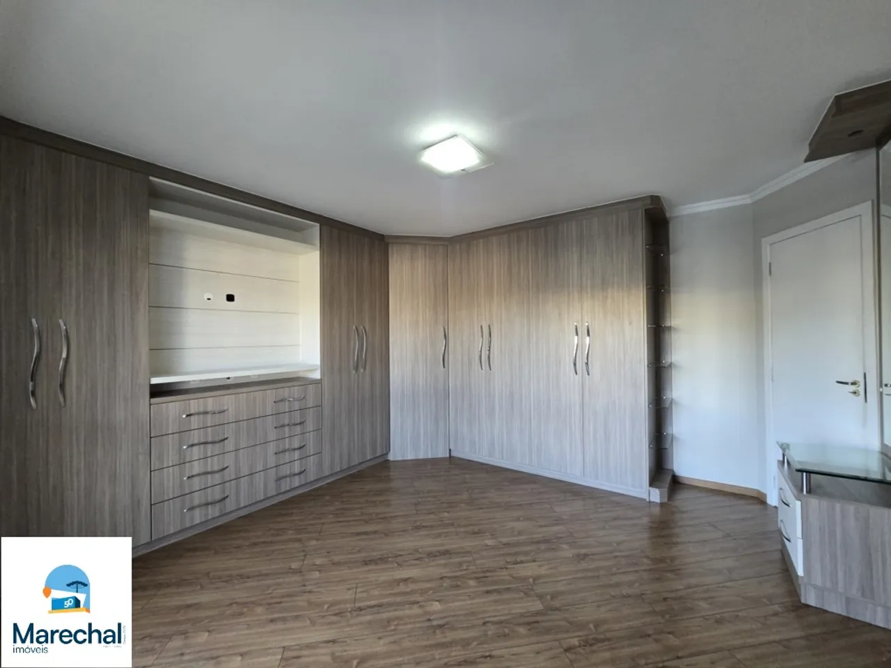 175 m² townhouse with 3 bedrooms and 2 parking spots — photo 18