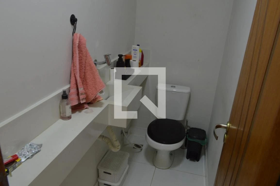 Casa de 5 quartos com 3 suítes e varanda fechada — photo 75