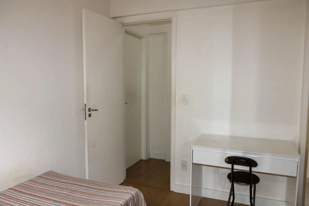 Home office in a 2-bedroom apartment, 42 m² — photo 27