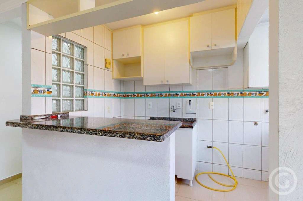 Apartamento de 2 dormitórios com vaga e 57 m²
