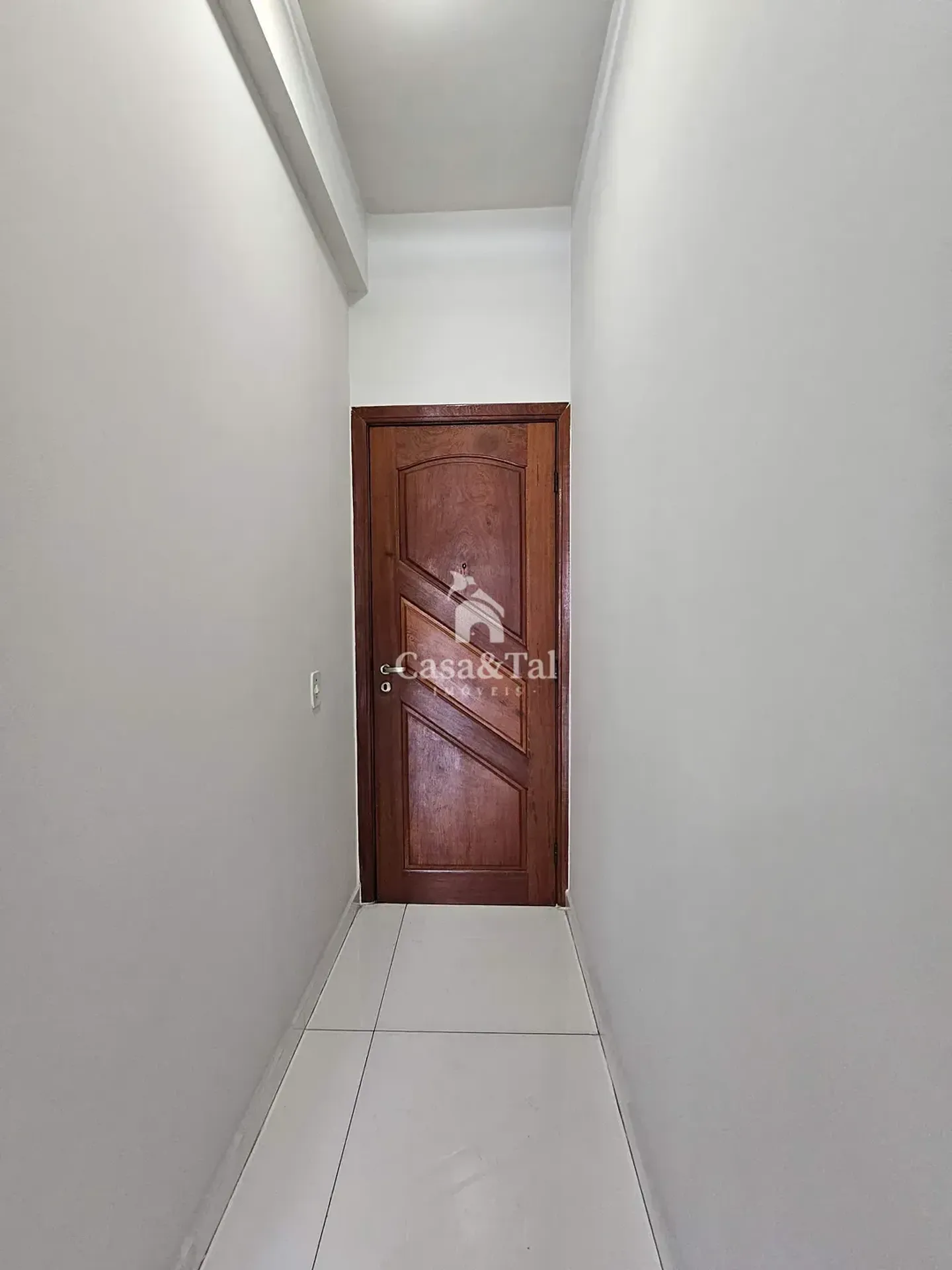 Unfurnished apartment with air conditioning and 3 bedrooms — photo 9