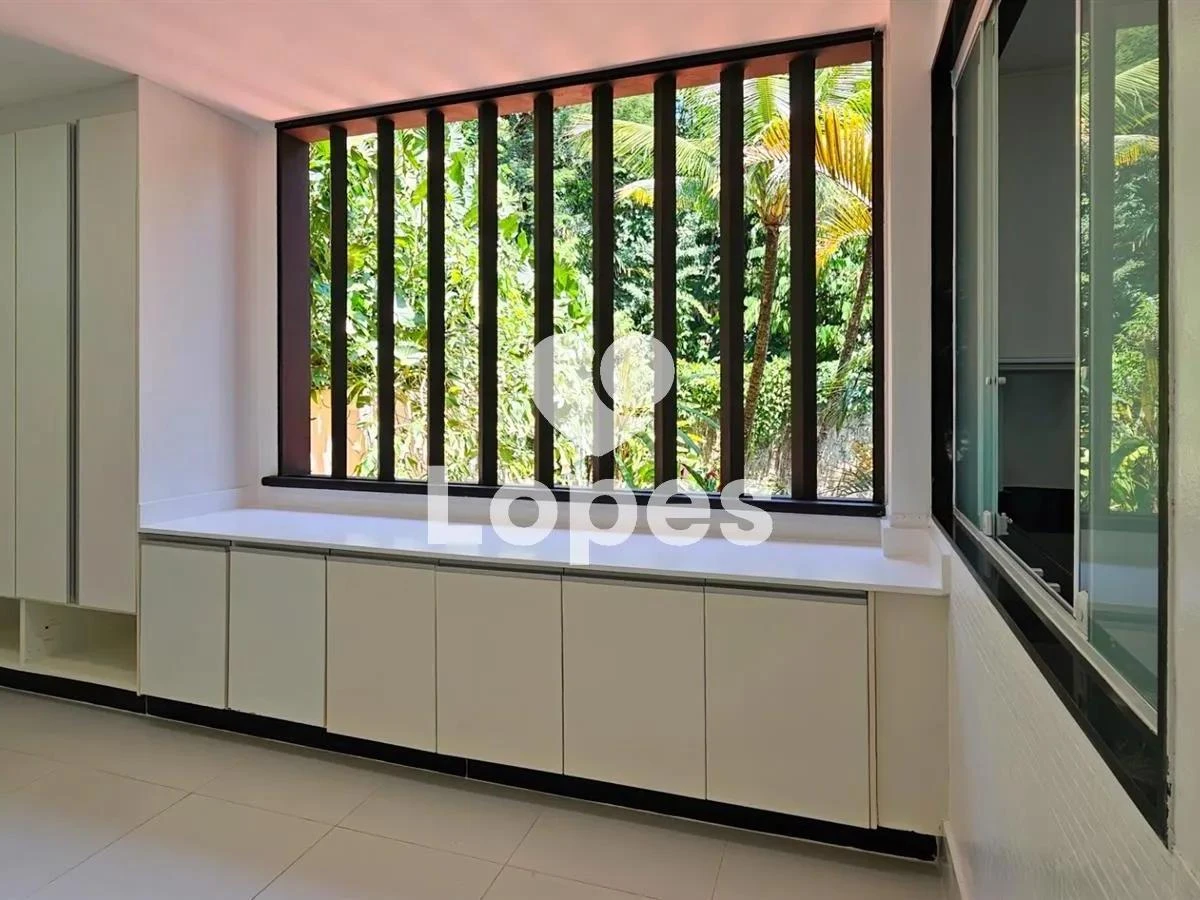 Furnished 960 m² house with 5 en-suite bedrooms — photo 27