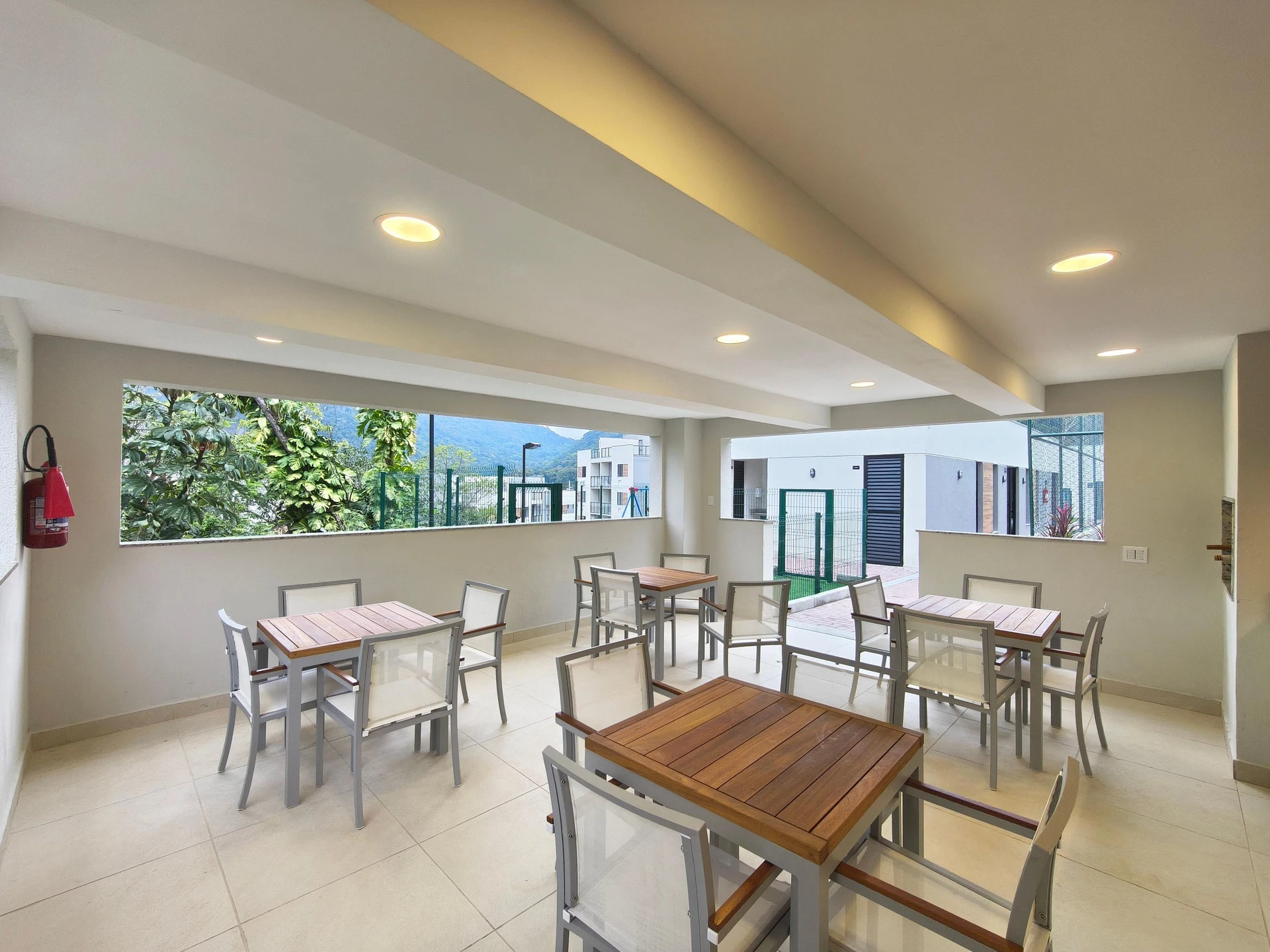 Apartamento mobiliado com 2 quartos, 1 banheiro e varanda — photo 66