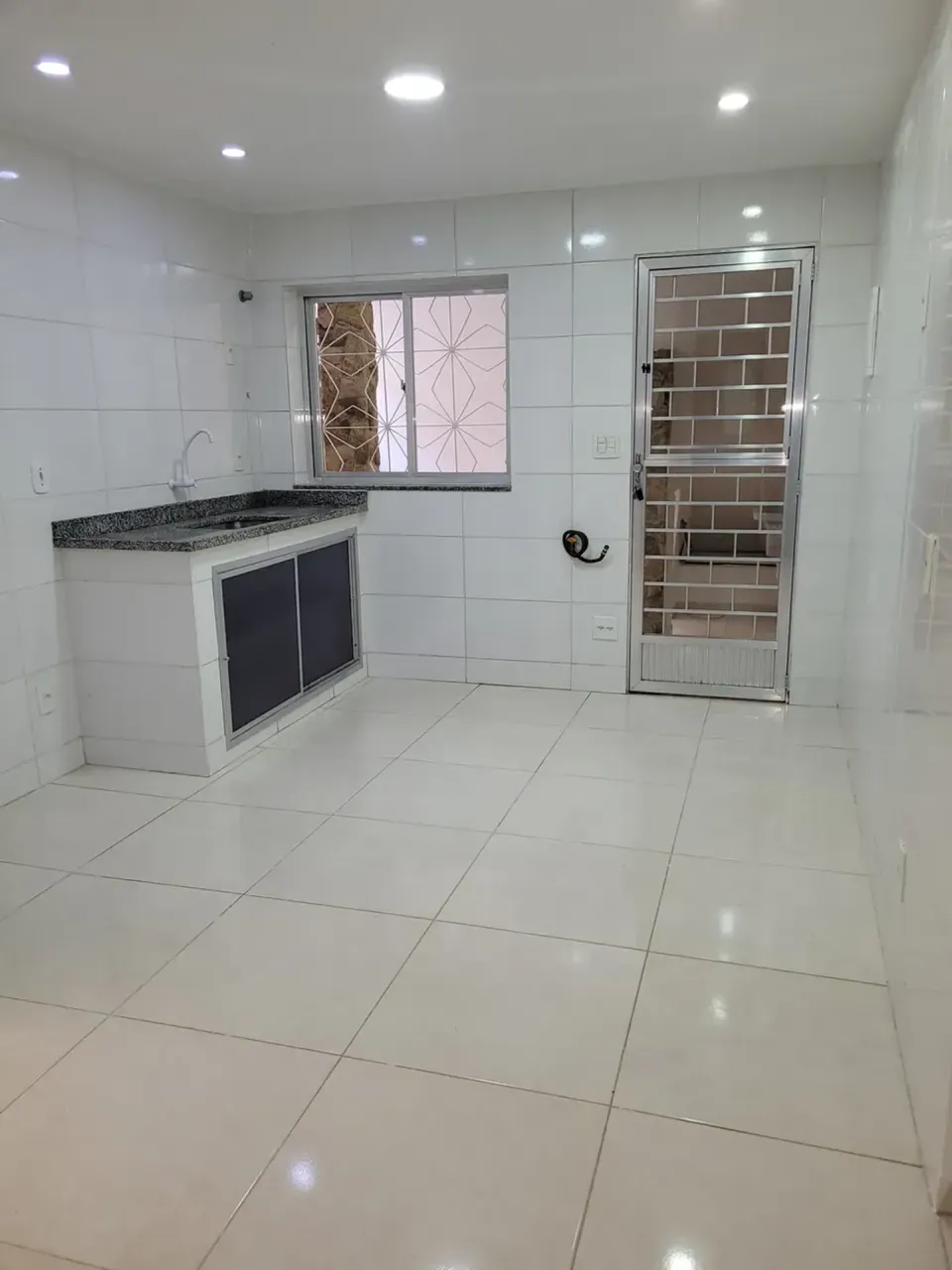 Casa de vila reformada com 2 quartos e cozinha fechada — photo 2