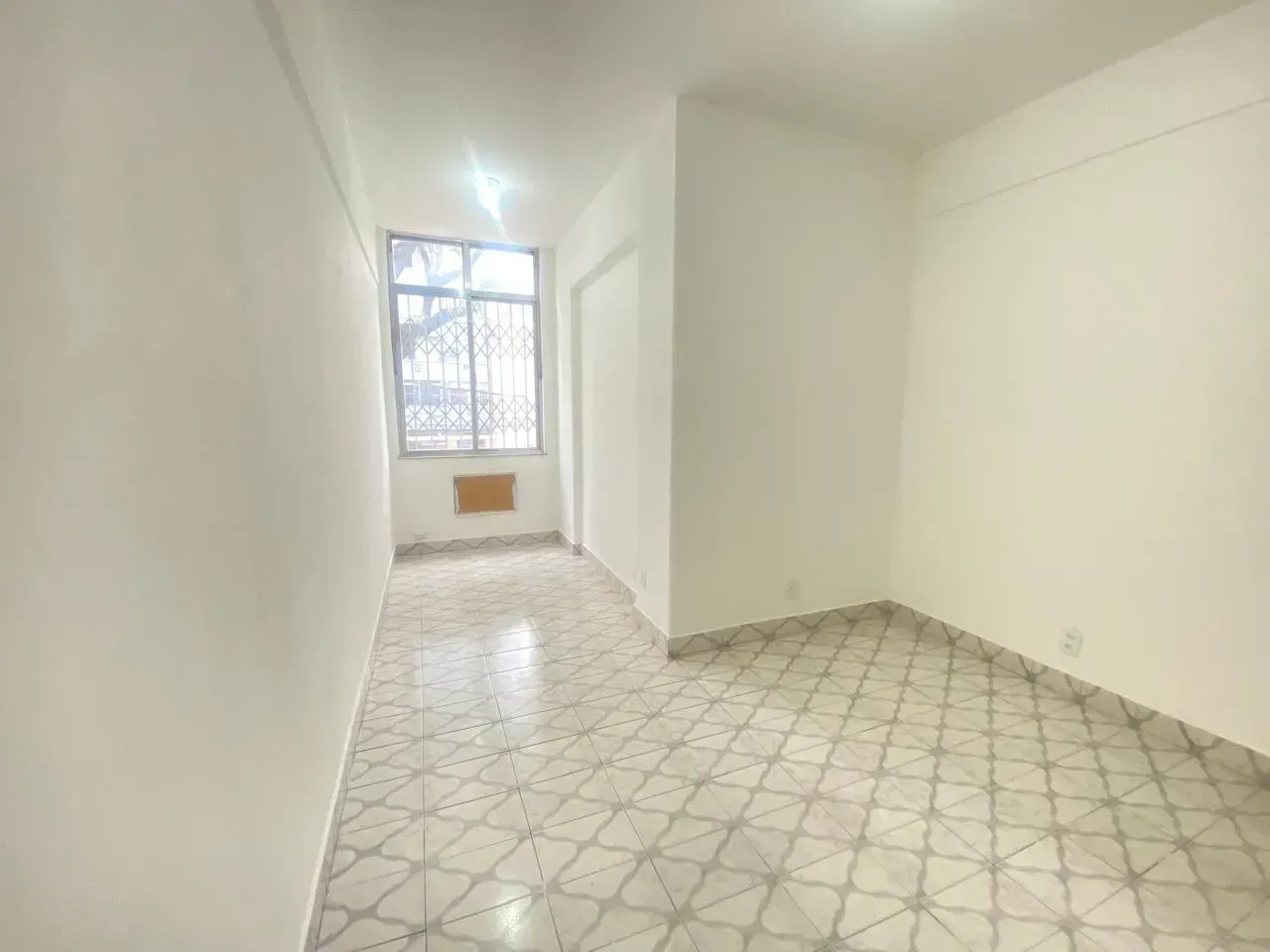Unfurnished apartment with laundry area and 2 bedrooms — photo 17