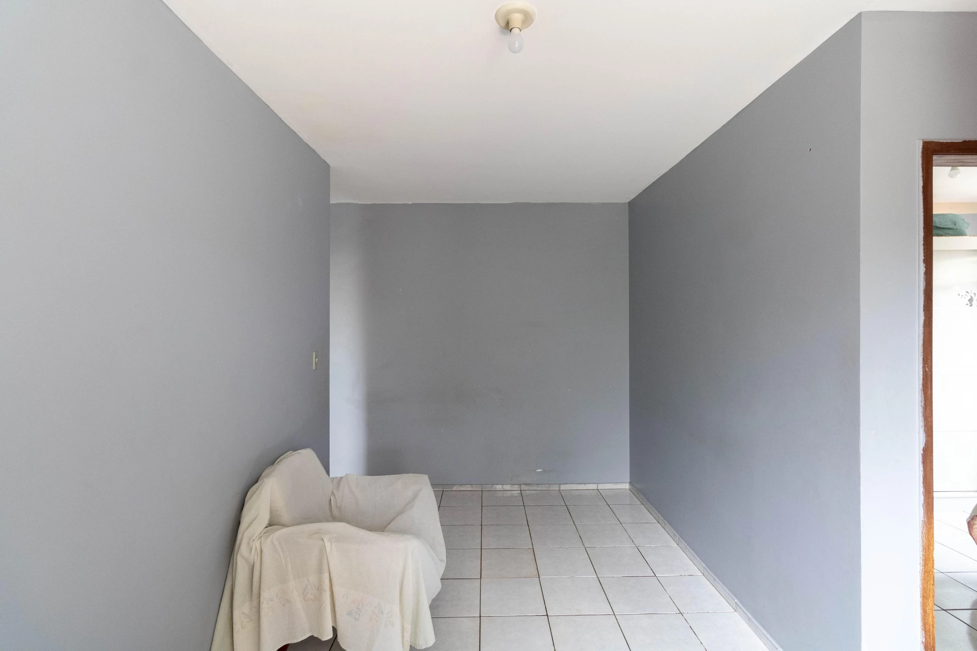 2-bedroom apartment in a building with a gym — photo 37