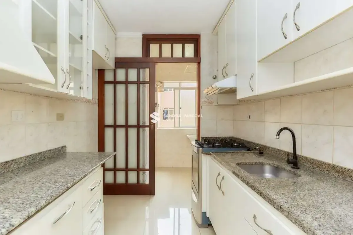 Apartamento, 69 m², com piso de madeira ou laminado