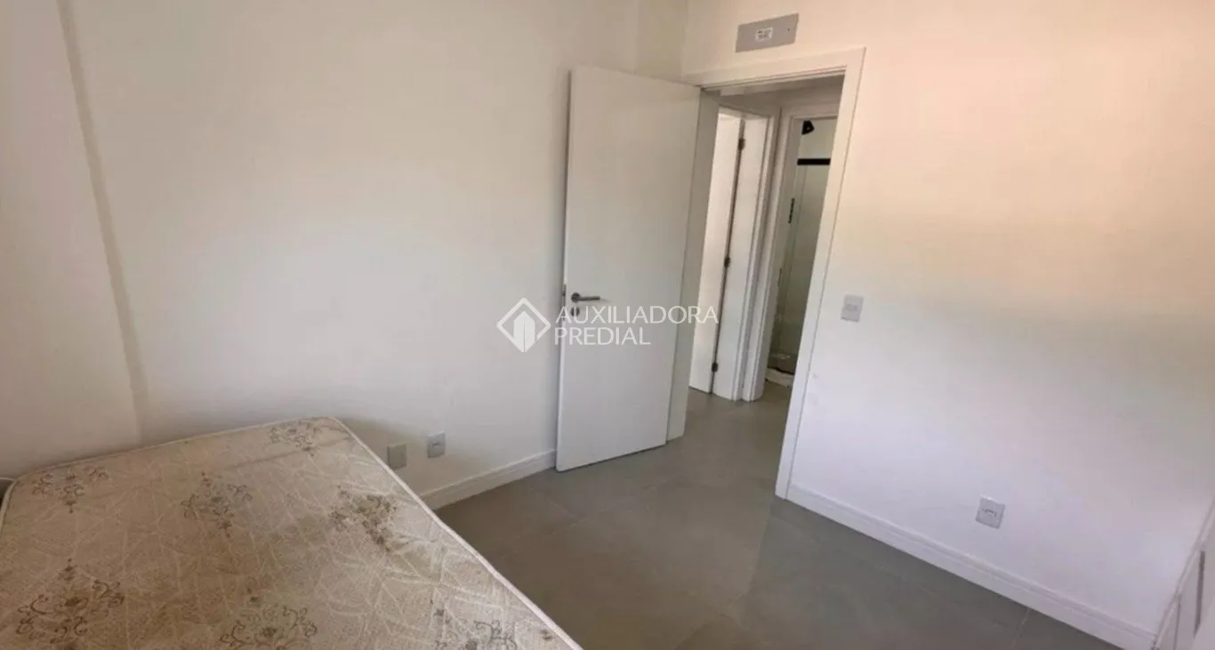 80 m² apartment with 2 bedrooms and 1 parking spot — photo 13