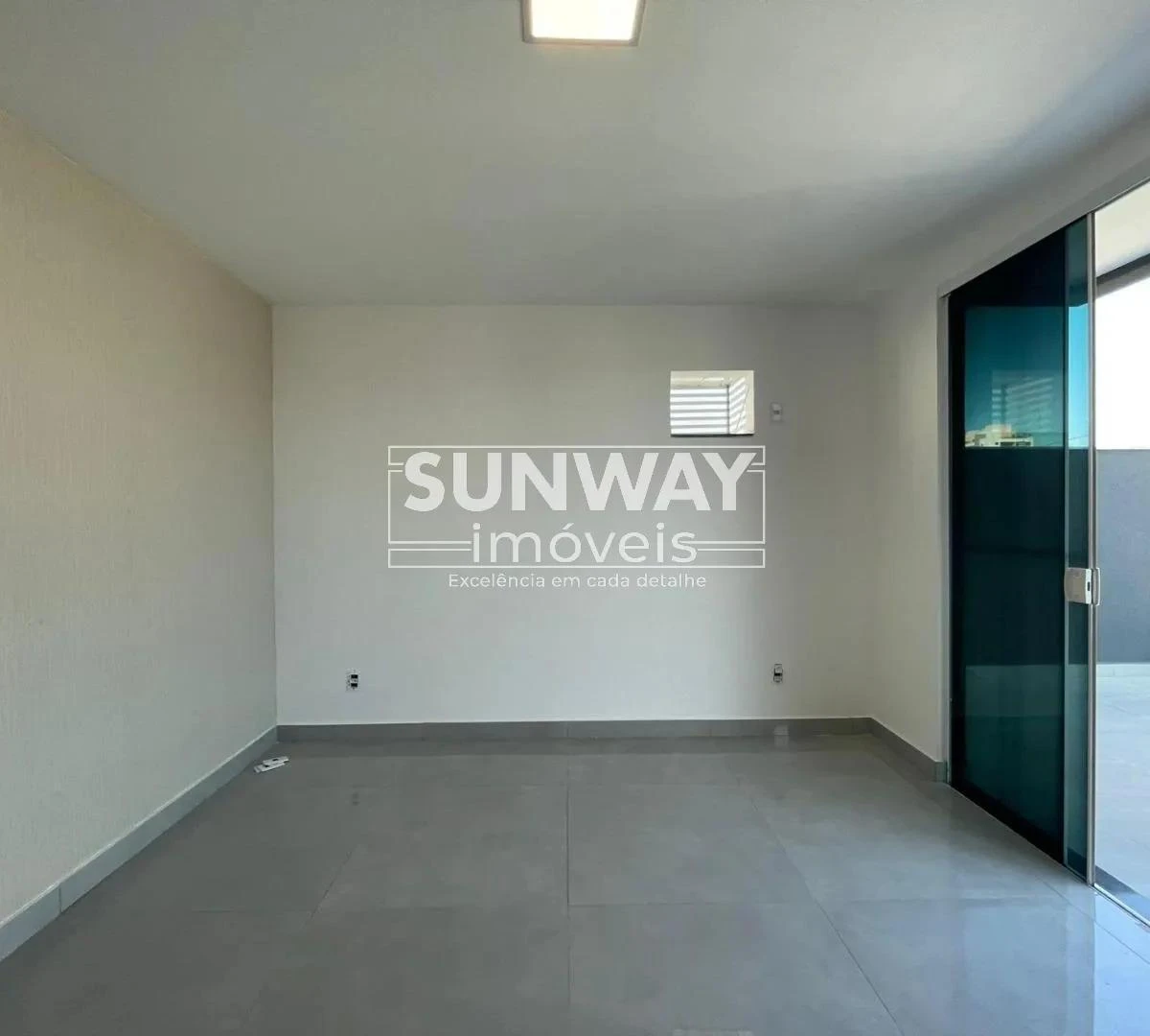 Casa, 380 m², com janelas do piso ao teto — photo 20