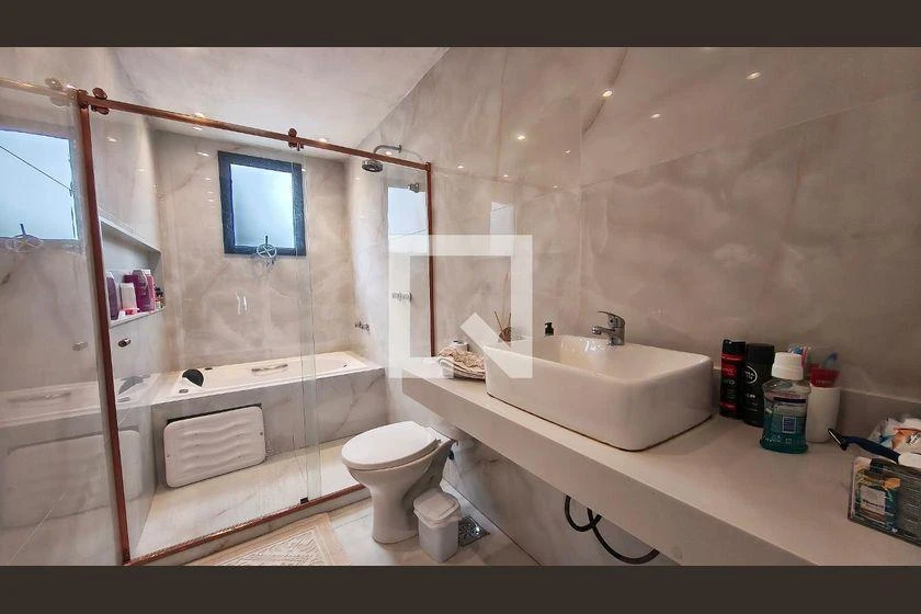 5-bedroom house with a bathtub in Rio de Janeiro — photo 34