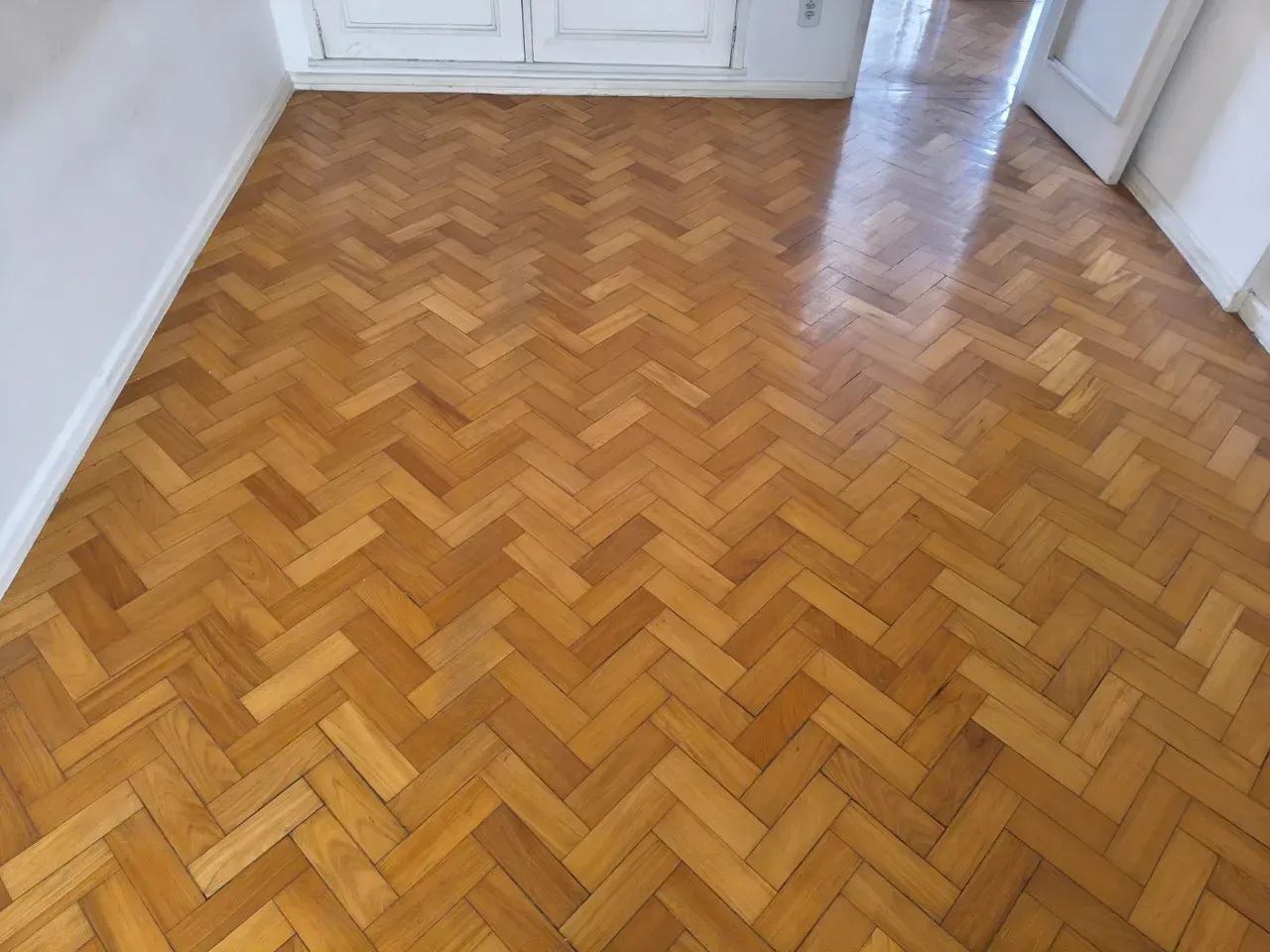 Apartment, 100 m², with wood or laminate floors — photo 15