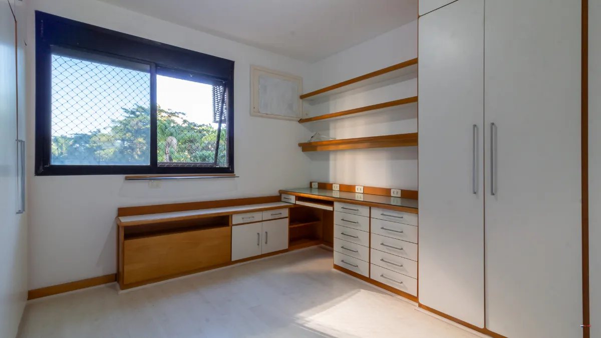 Панорамні вікна та 4 спальні: квартира 217 м² — photo 5
