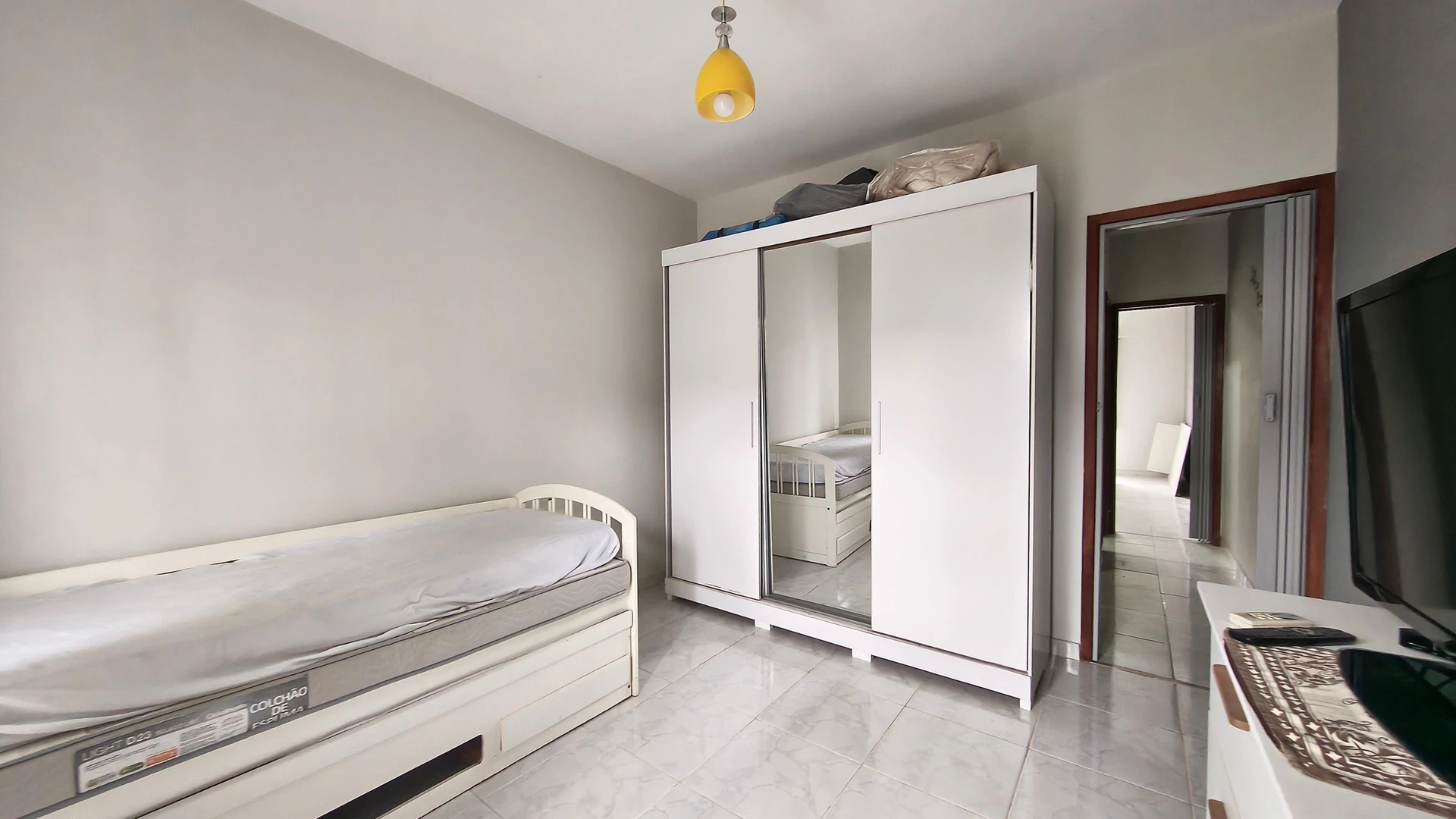 Casa con 4 dormitorios, 3 baños y jardín privado — photo 8