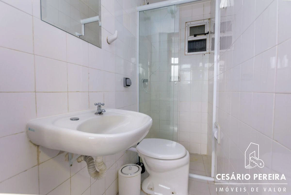 Furnished apartment, 215 m², with a bathtub — photo 29