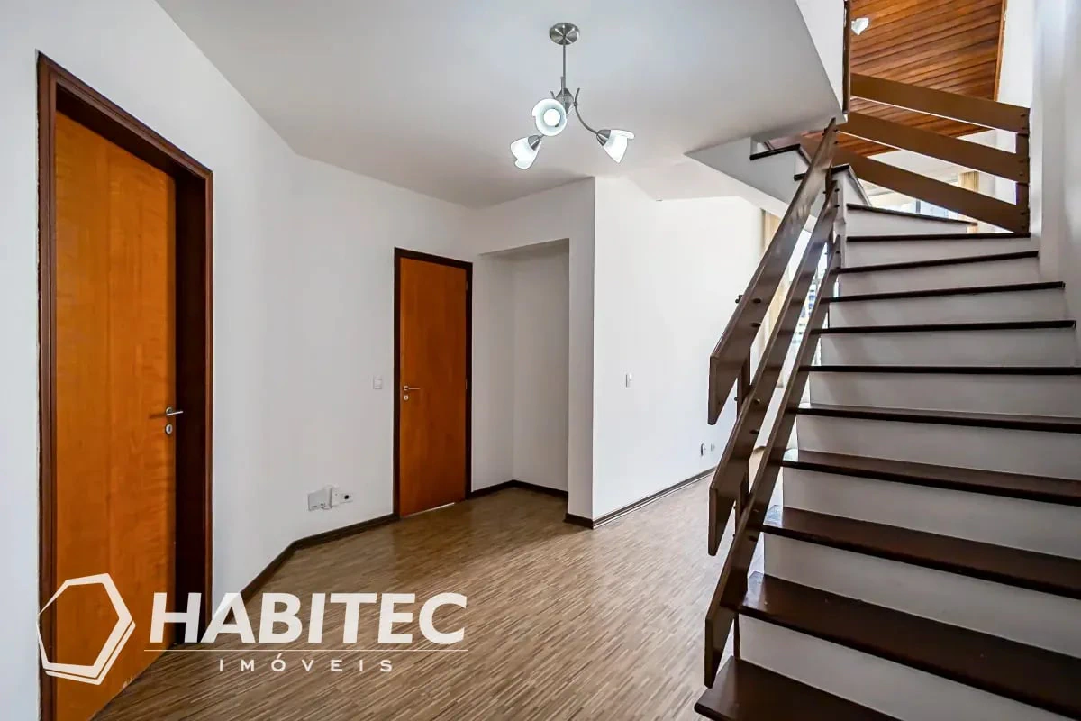 Wood or laminate floors in a 3-bedroom apartment, 102 m² — photo 28