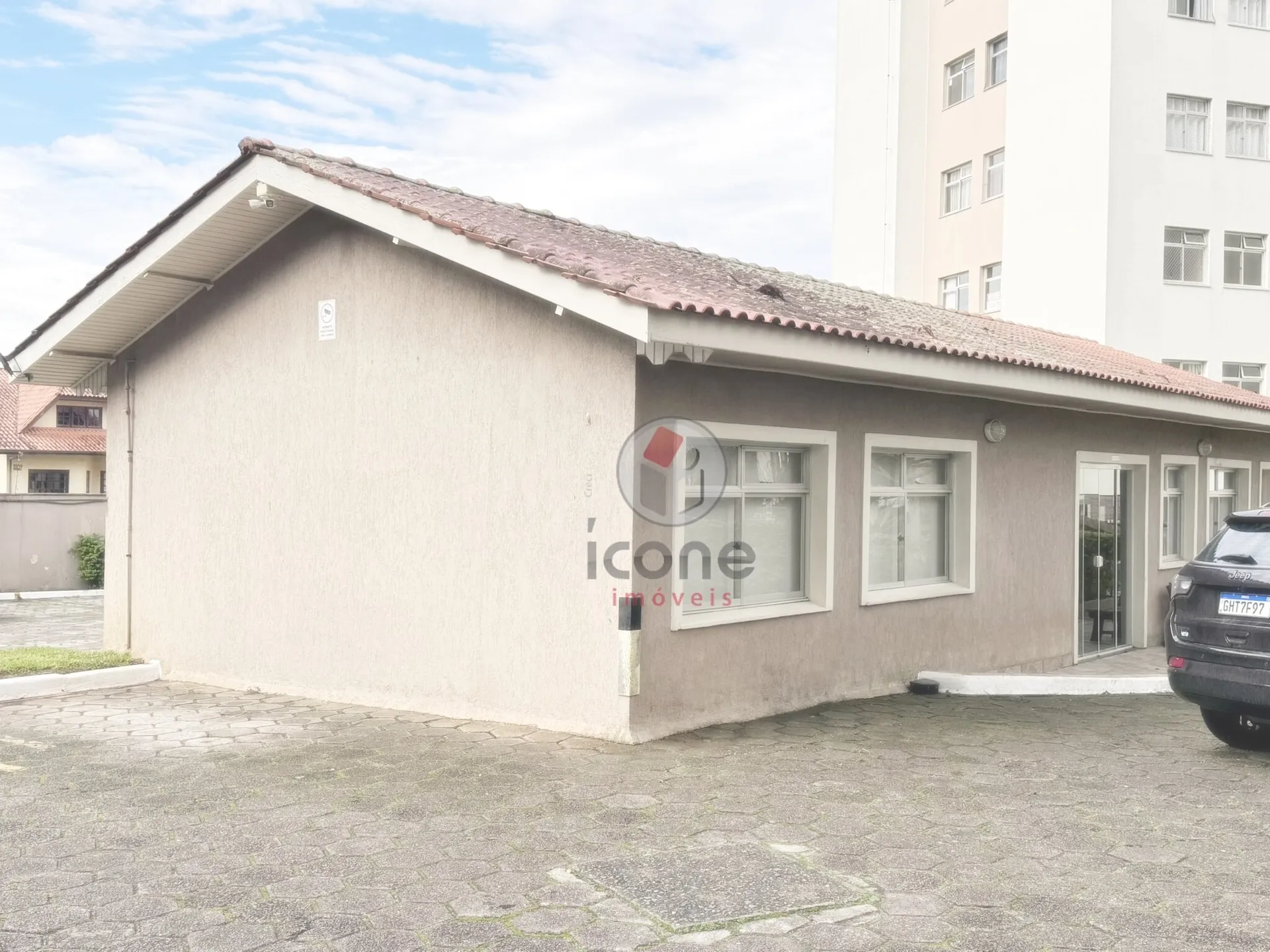 3-bedroom apartment with shared BBQ area — photo 23