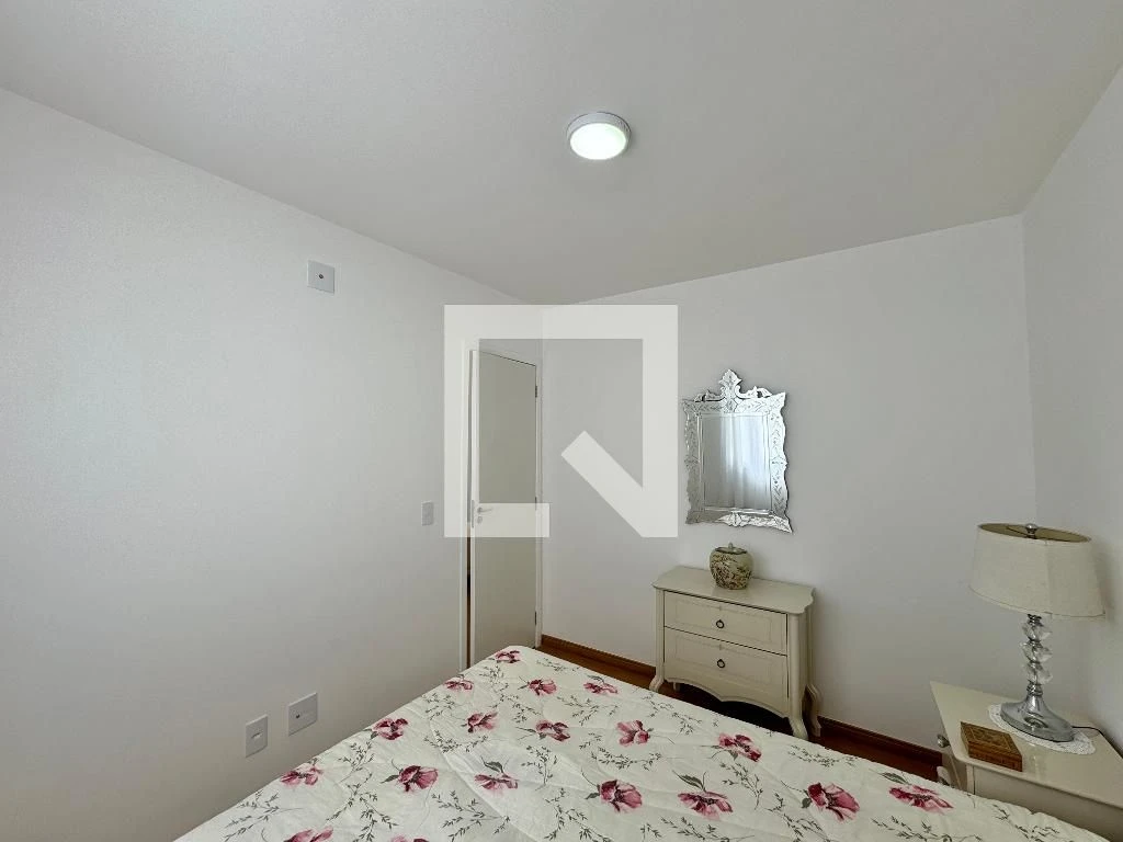 Furnished 2-bedroom apartment with 1 bathroom and mountain view — photo 30