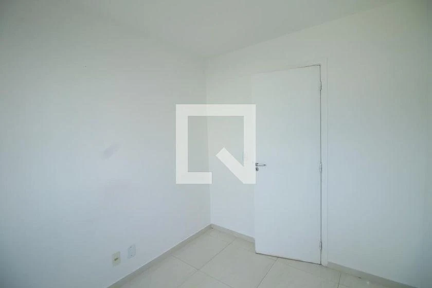 2-bedroom apartment in a building with a pool — photo 31
