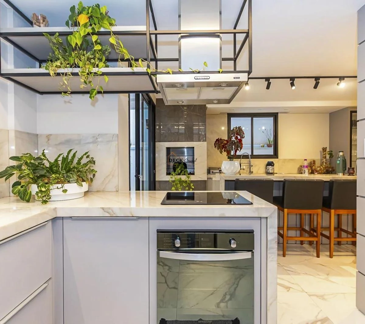 Furnished 356 m² house with 3 bedrooms and open-plan kitchen — photo 26